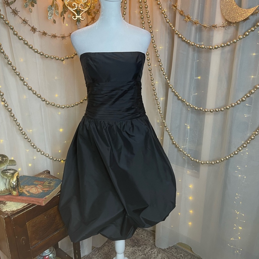 BCBGMaxAzria Black Bubble Ruched Strapless Gown